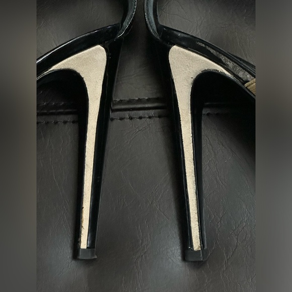 Stunning FENDI Vernice Elastico Heels! - Picture 9 of 13